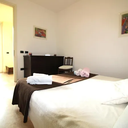 Face To Face With The Apartment Pettenasco